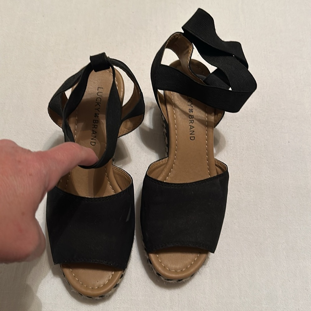 Lucky Brand black strappy sandals!🖤 - Picture 2 of 7